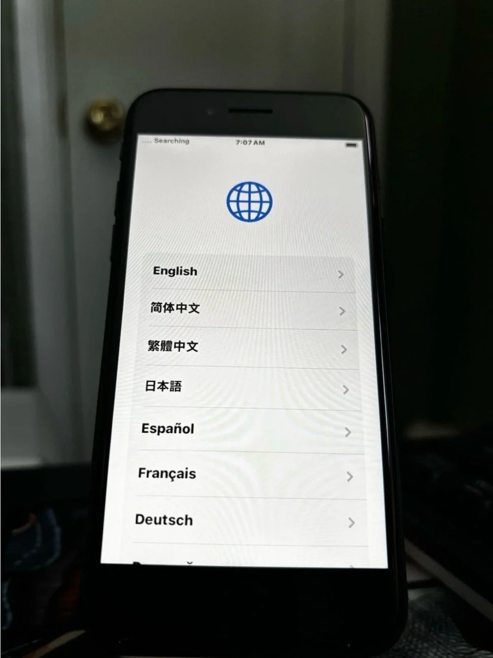 Apple iPhone SE 3 in Midnight Black with 64GB storage and iOS 18.3.2